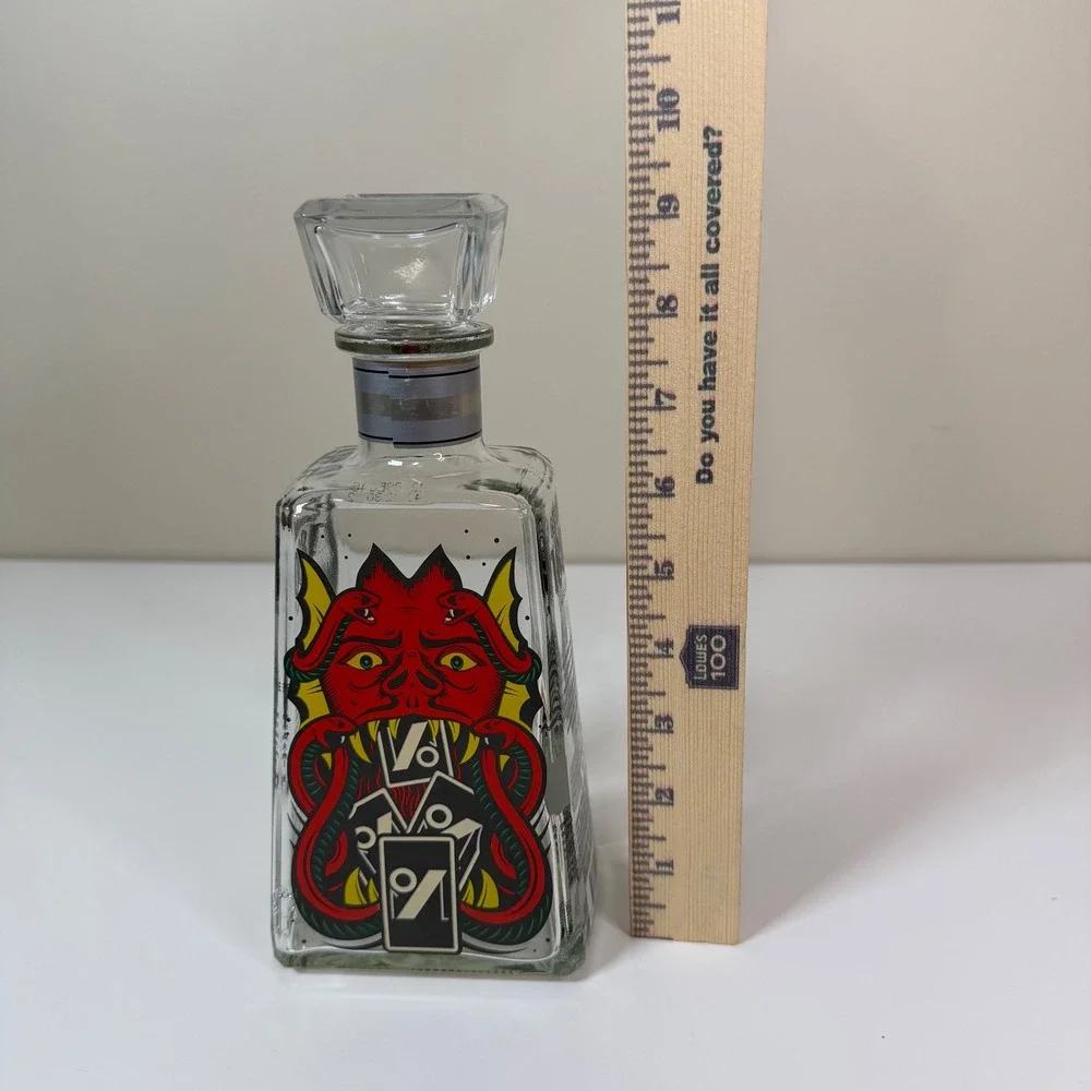 1800 Essential Silver Tequila Bottle Limited Edition Studio Glass Decanter‎